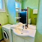 Apartment Soleil Levant - Grand Familial Climatise, Terrasse & Bbq