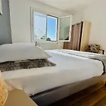 Apartment Soleil Levant - Grand Familial Climatise, Terrasse & Bbq *