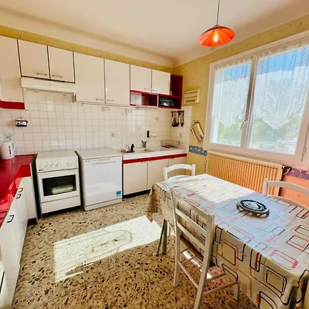 Apartment Soleil Levant - Grand Familial Climatise, Terrasse & Bbq *